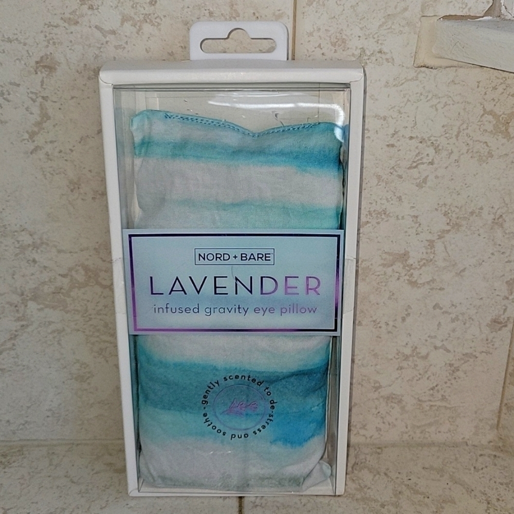 NORD + BARE NWT Lavendar Infused Gravity Eye Pillow blue and white